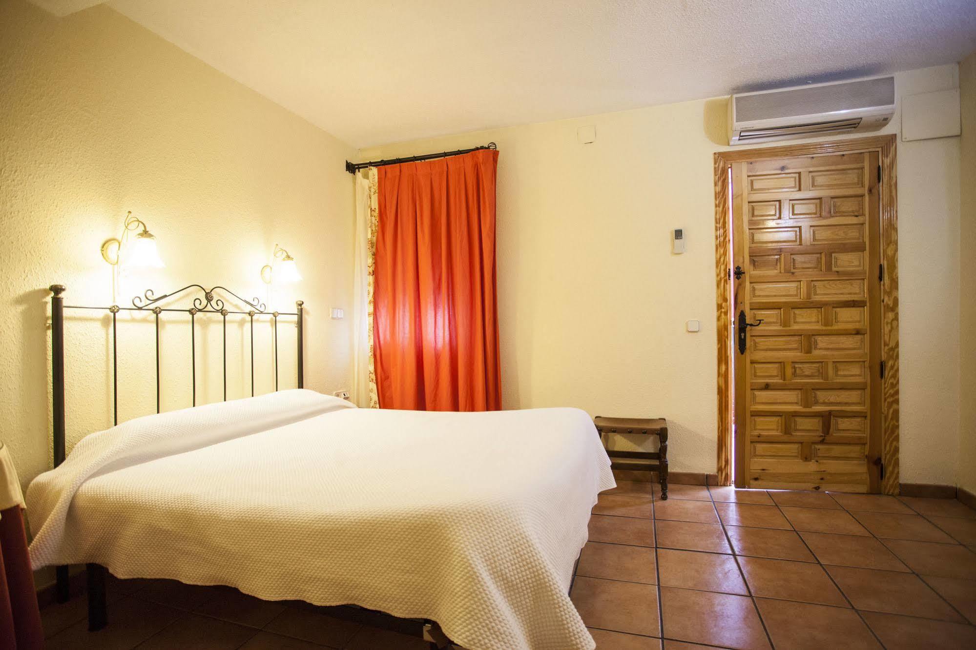Hostal Castilla Aranjuez Exterior foto